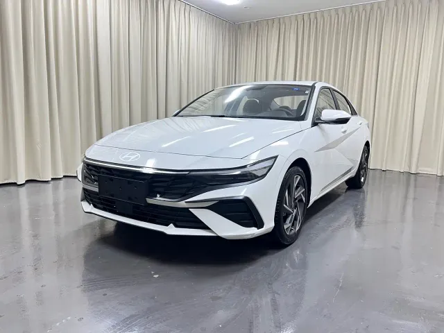 Hyundai Elantra — Фото автомобиля 2