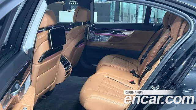 BMW 7 Series G11 — Фото автомобиля 11