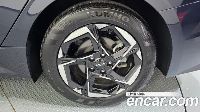 Kia K5 Новый K5 3 поколение 2.0 LPi(Для проката) — Фото автомобиля 21