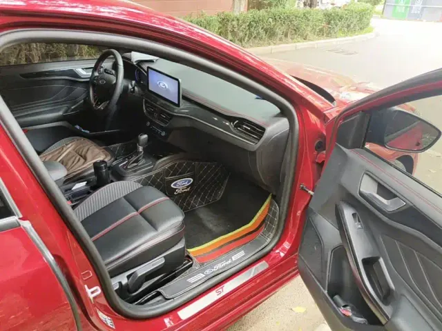 Ford Focus — Фото автомобиля 13
