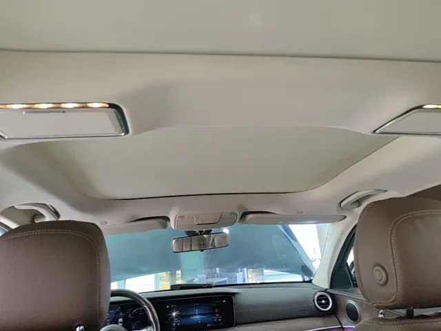 Mercedes-Benz E-Class — Фото автомобиля 17