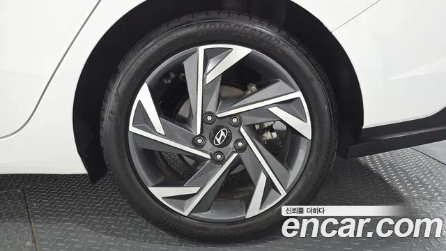 Hyundai Avante CN7 — Фото автомобиля 21