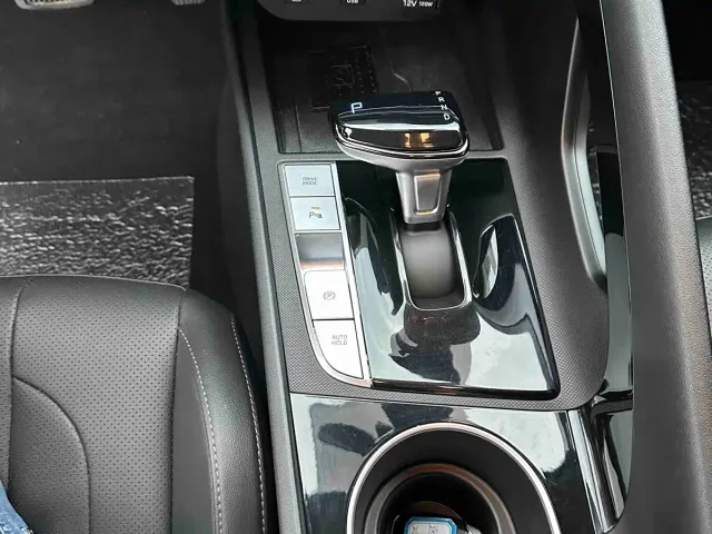 Hyundai Elantra — Фото автомобиля 18
