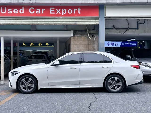Mercedes-Benz C-Class — Фото автомобиля 3