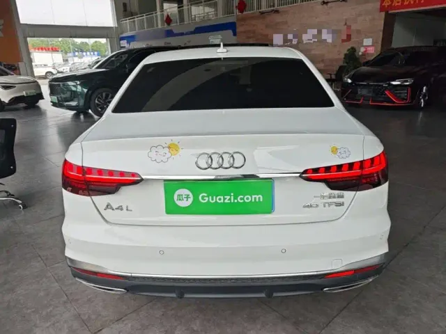 Audi A4L — Фото автомобиля 3