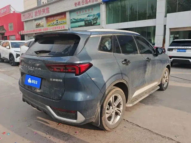 Ford Lingrui — Фото автомобиля 3