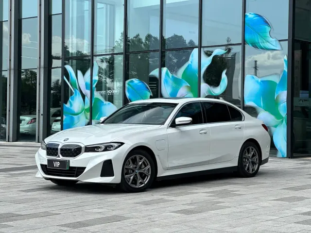 Фотография автомобиля — BMW i3