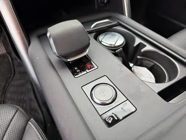 Land Rover Discovery 2021 Model 300PS S — Фото автомобиля 9