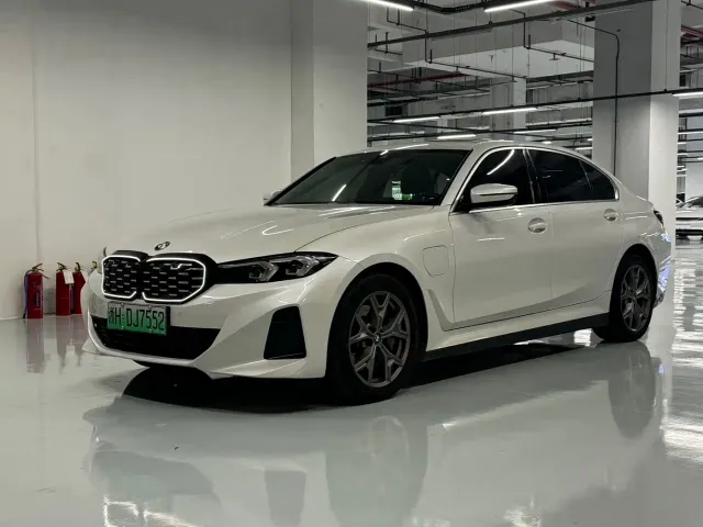 Фотография автомобиля — BMW i3