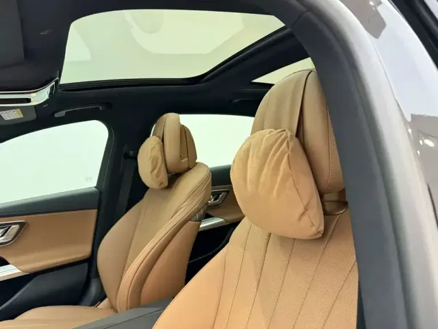 Mercedes-Benz E-Class — Фото автомобиля 25