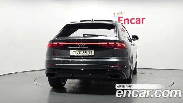 Audi Q8 — Фото автомобиля 4