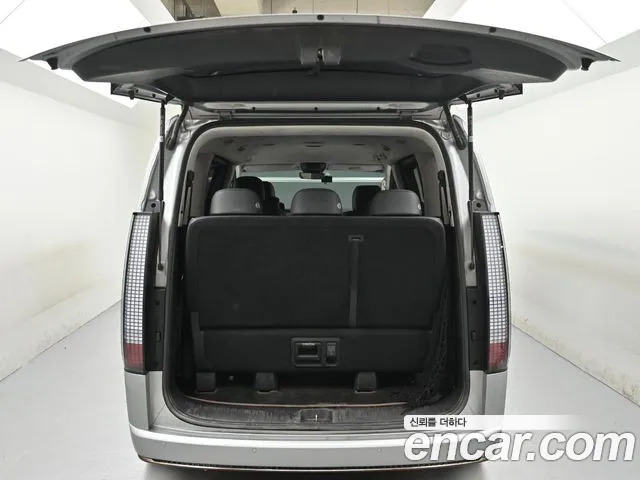 Hyundai Staria Staria 4WD Lounge 9 мест — Фото автомобиля 19