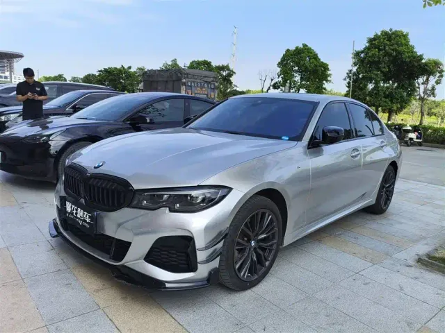 Фотография автомобиля — BMW 3 Series