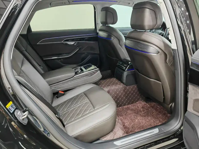 Audi A8 — Фото автомобиля 17