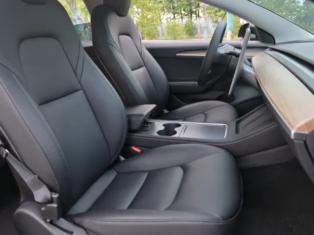 Tesla Model 3 — Фото автомобиля 20
