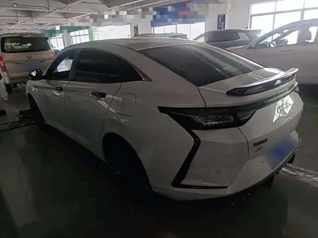 Dongfeng Yixuan — Фото автомобиля 4