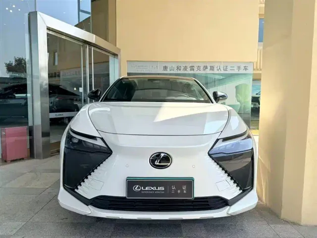 Lexus RZ — Фото автомобиля 2
