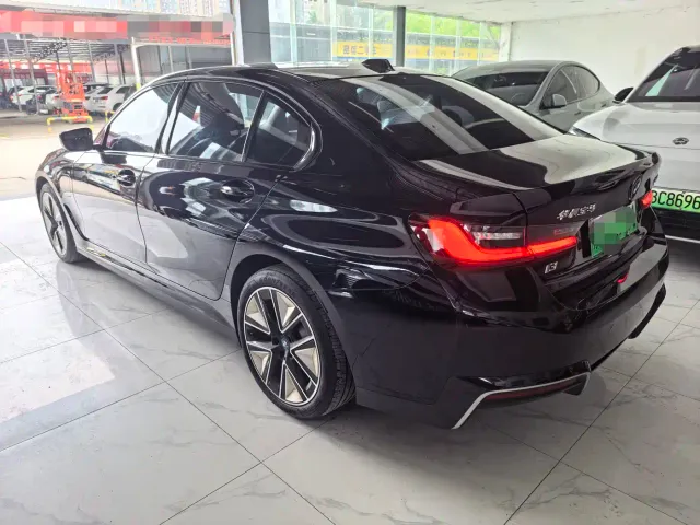 BMW i3 — Фото автомобиля 7
