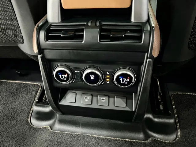 Land Rover Defender — Фото автомобиля 20