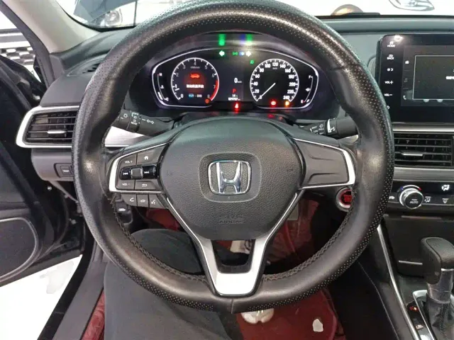 Honda Accord — Фото автомобиля 10