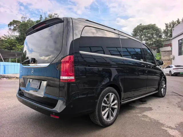 Mercedes-Benz V-Class — Фото автомобиля 12