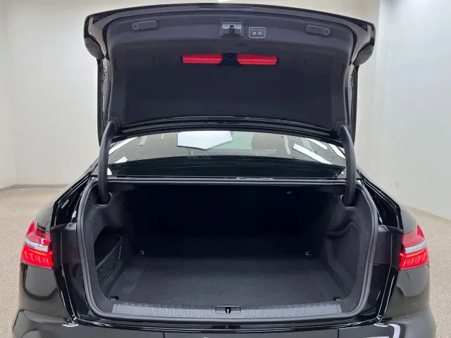 Audi A6L — Фото автомобиля 13