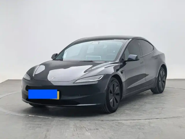 Фотография автомобиля — Tesla Model 3