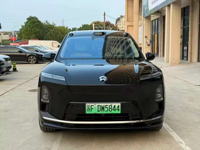 Nio ES8 — Фото автомобиля 2