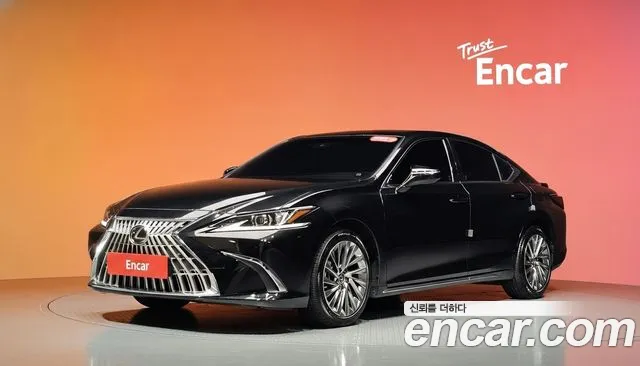 Фотография автомобиля — Lexus ES 7th Gen