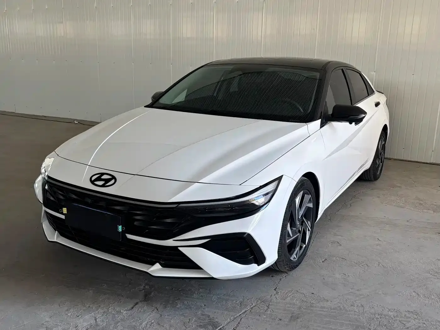 Фотография автомобиля — Hyundai Elantra