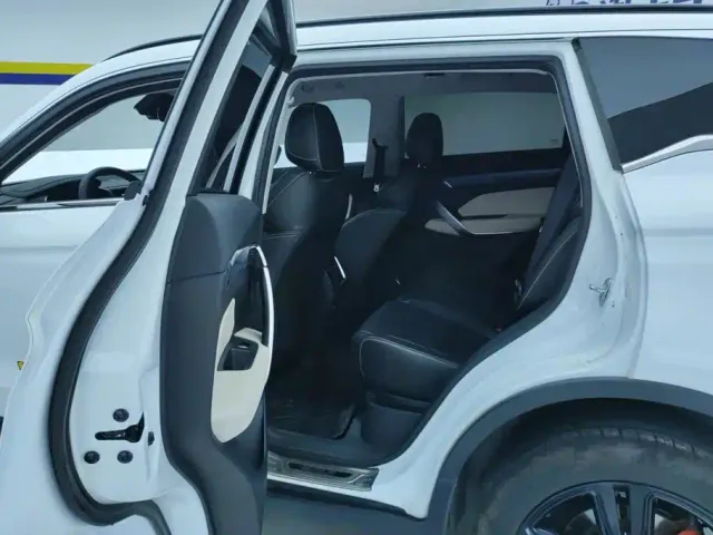 Geely Boyue — Фото автомобиля 11