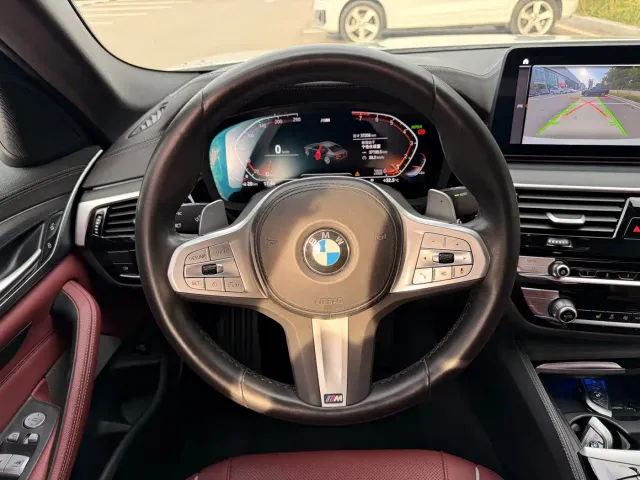 BMW 5 Series — Фото автомобиля 10