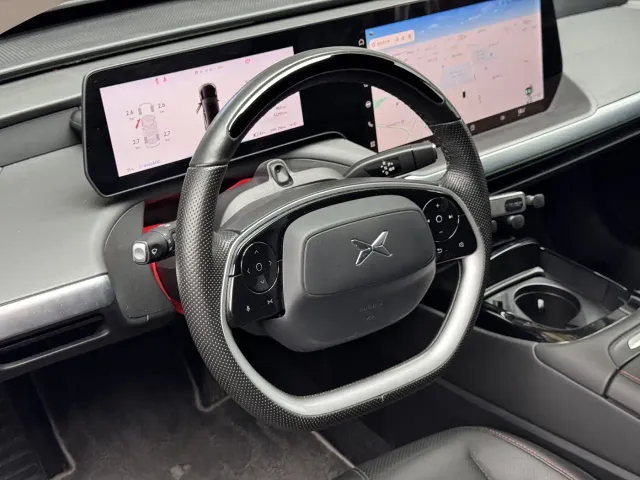 Xpeng P7 — Фото автомобиля 15
