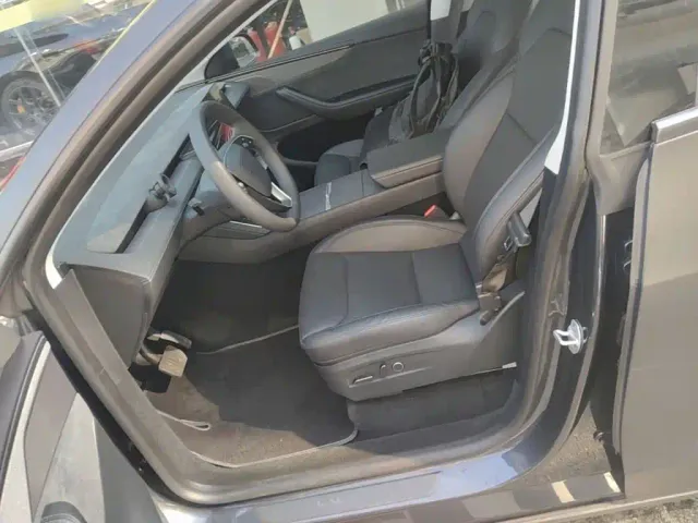 Tesla Model Y — Фото автомобиля 10