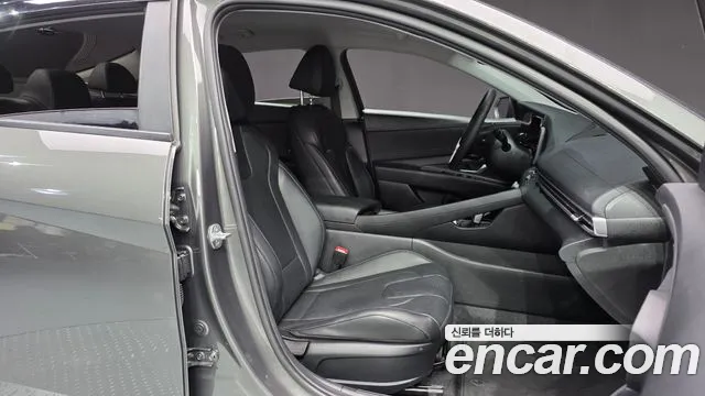 Hyundai Avante CN7 — Фото автомобиля 16