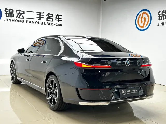 BMW 7 Series — Фото автомобиля 27