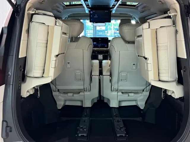 Lexus LM — Фото автомобиля 26