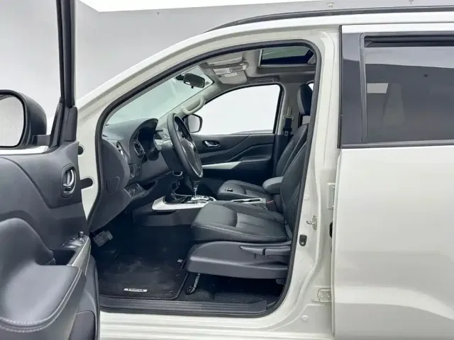 Nissan Terra 2020 2.5L XL Upper Automatic 2WD Luxury Edition — Фото автомобиля 14