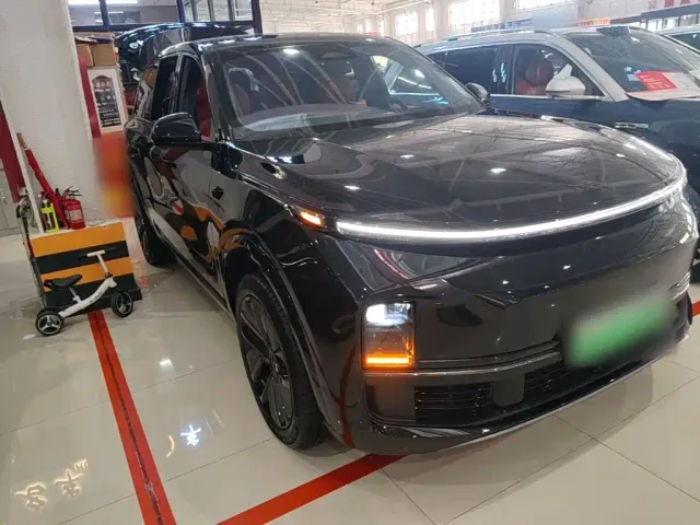 Li Auto L9 — Фото автомобиля 3