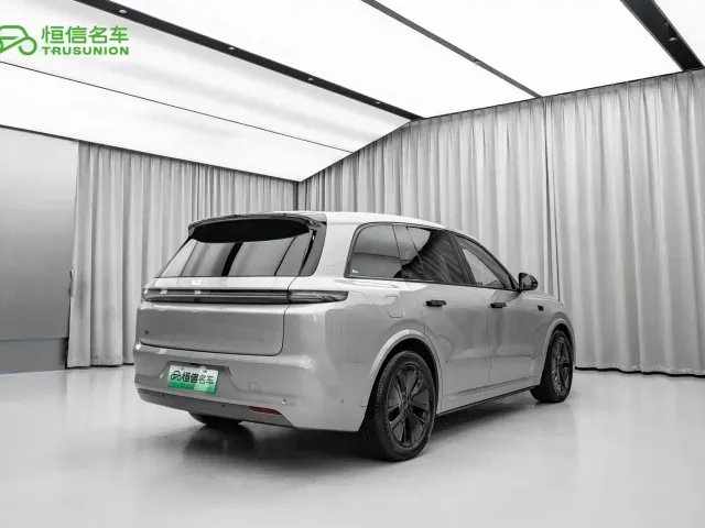 Li Auto L8 — Фото автомобиля 4