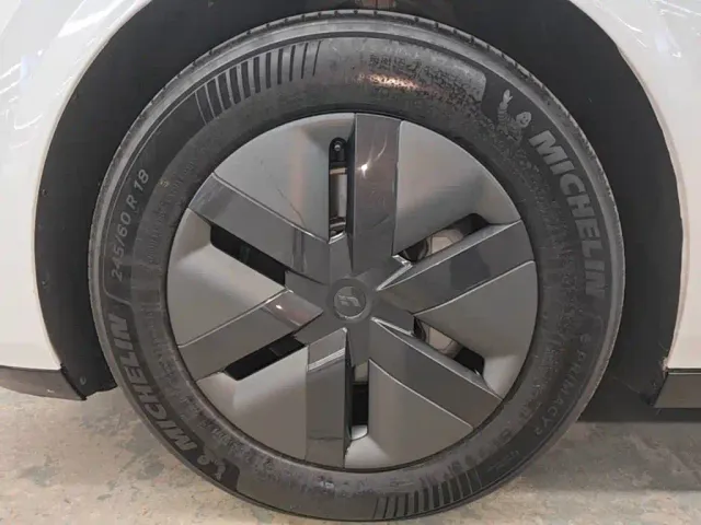 Li Auto MEGA — Фото автомобиля 22