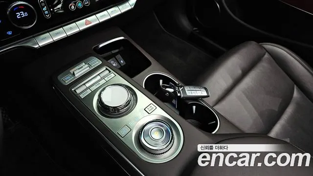 Genesis GV70 2.5T Бензин AWD — Фото автомобиля 9