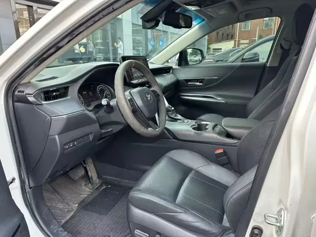 Toyota Harrier — Фото автомобиля 2