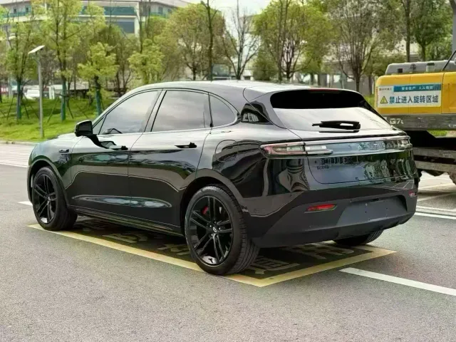 Aito M5 — Фото автомобиля 9