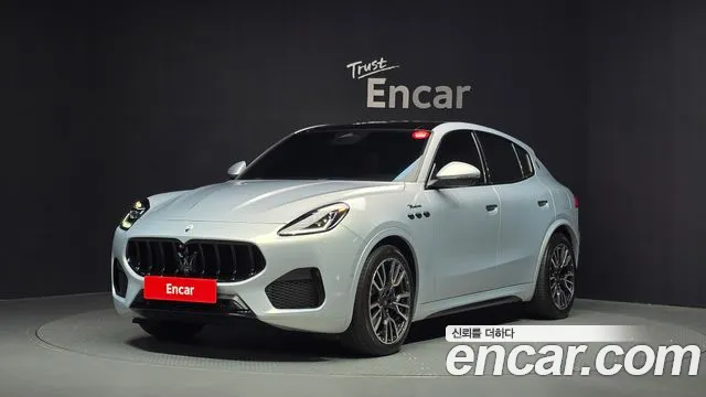 Maserati Grecale — Фото автомобиля 9