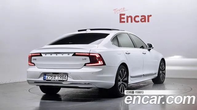 Вольво S90 — Фото автомобиля 2
