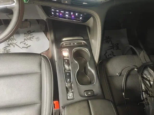 Buick Envision Plus — Фото автомобиля 13