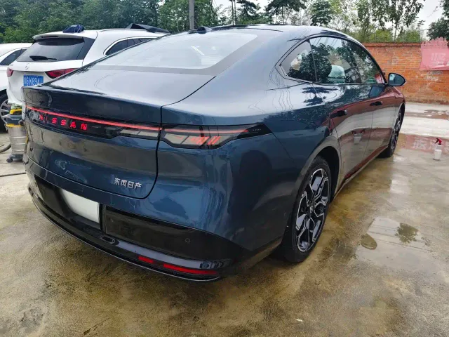 Nissan N7 — Фото автомобиля 14