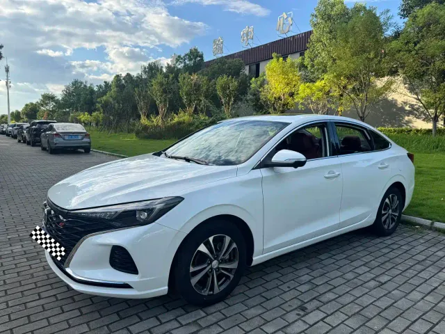 Changan Eado — Фото автомобиля 3