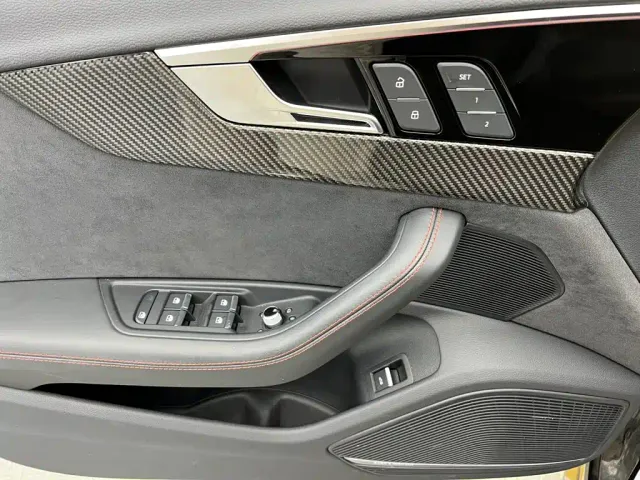Audi RS 4 — Фото автомобиля 20